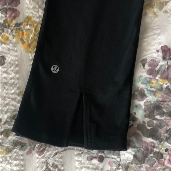 Lululemon crop pants - Picture 2 of 4